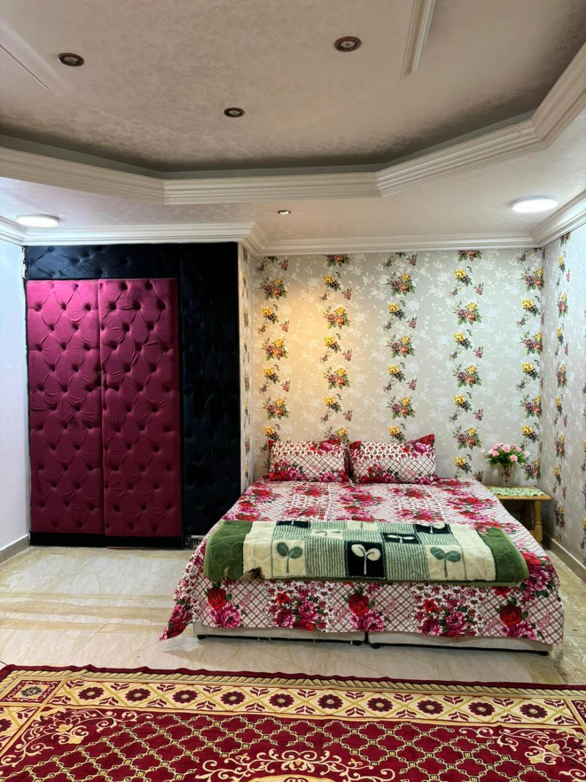 Furnished Bedroom With Attached Bath In In Homestay Sharjah